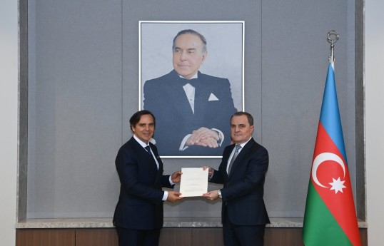 New Brazilian ambassador submits credentials copy to Azerbaijan's FM