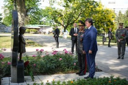 Azerbaijani Defense Minister pays official visit to Serbia