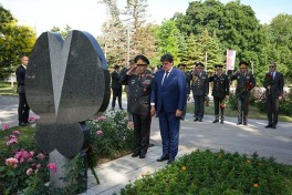 Azerbaijani Defense Minister pays official visit to Serbia