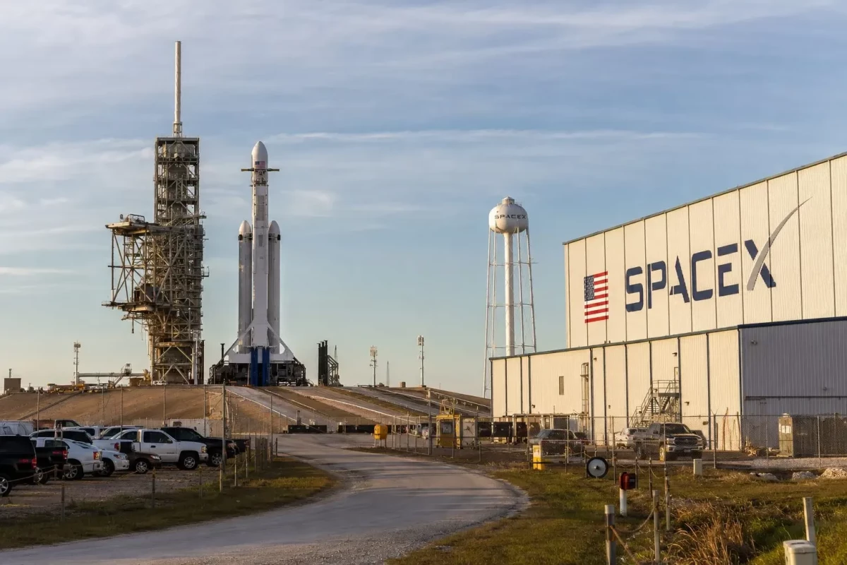 SpaceX announces share price ahead of IPO