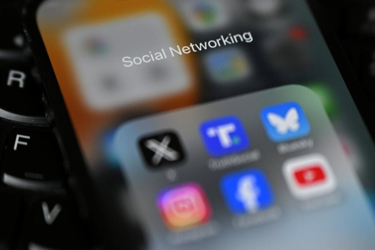 British PM announces full ban on social media for under-16s