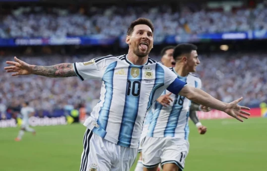 Messi hat-trick equals scoring record as Argentina dazzle against Algeria