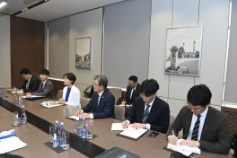 Jeyhun Bayramov meets South Korean Vice Foreign Minister