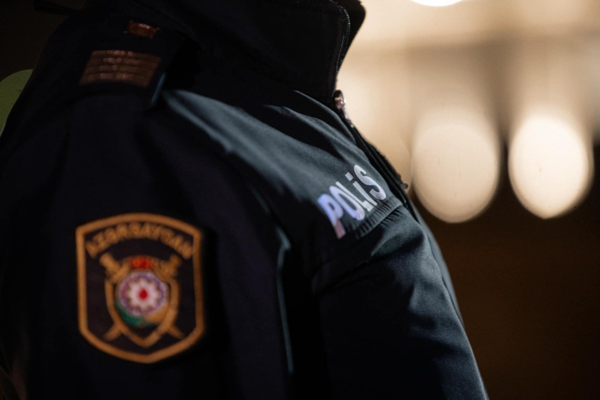 Person suspected of obtaining money by promising overseas tour packages placed on international wanted list