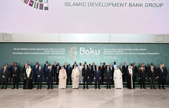 Family photo with participants of Islamic Development Bank Group Annual Meetings shared on President Ilham Aliyev's social media accounts