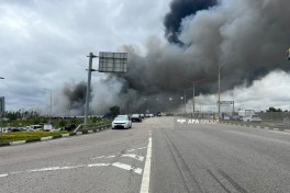 Sadovod market in Moscow burns after Ukrainian drone attack - PHOTO 
