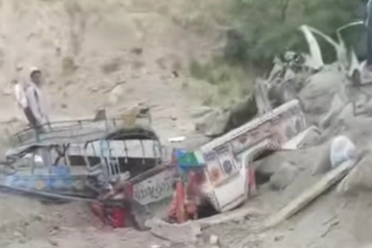 Two roadside blasts in northwest Pakistan kill 7