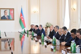 President Ilham Aliyev held expanded meeting with President of Turkmenistan