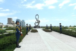 President of Turkmenistan visits Victory Park in Baku - PHOTO 