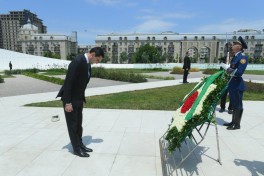 President of Turkmenistan visits Victory Park in Baku - PHOTO 
