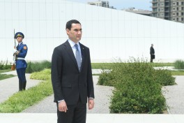 President of Turkmenistan visits Victory Park in Baku - PHOTO 