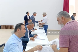 Azerbaijan sends another relocation convoy to Jabrayil's Shukurbeyli village, families receive house keys - UPDATED - 1  - PHOTO 