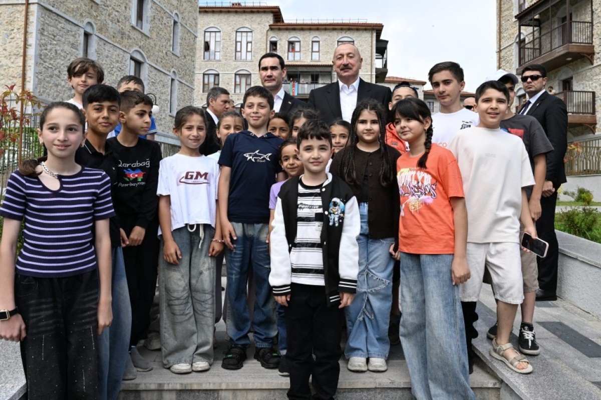 Presidents Ilham Aliyev and Serdar Berdimuhamedov visited first residential complex built in Shusha City