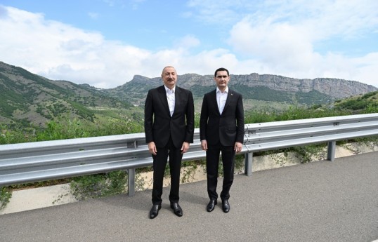 Presidents of Azerbaijan and Turkmenistan posed for photo against backdrop of Dashalti village in Shusha