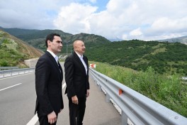 Presidents of Azerbaijan and Turkmenistan posed for photo against backdrop of Dashalti village in Shusha