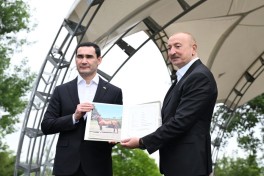 Garabagh Horse gifted to the President of Turkmenistan