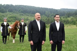 Garabagh Horse gifted to the President of Turkmenistan