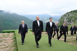 Garabagh Horse gifted to the President of Turkmenistan