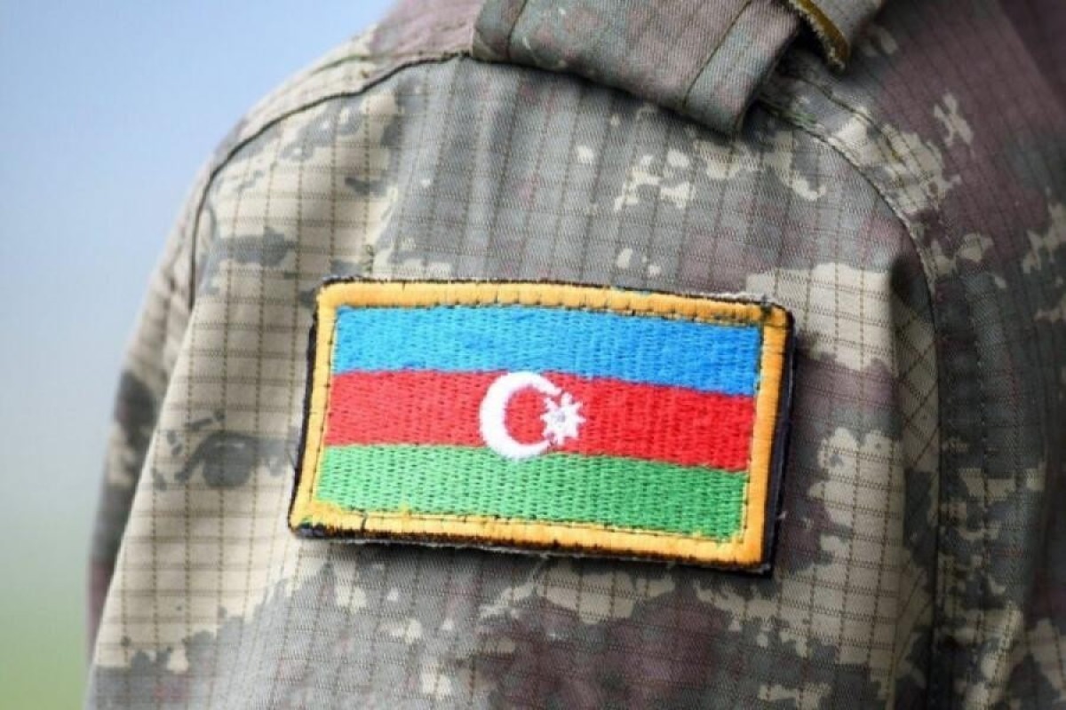 President Ilham Aliyev signs order awarding Defense Ministry servicemen