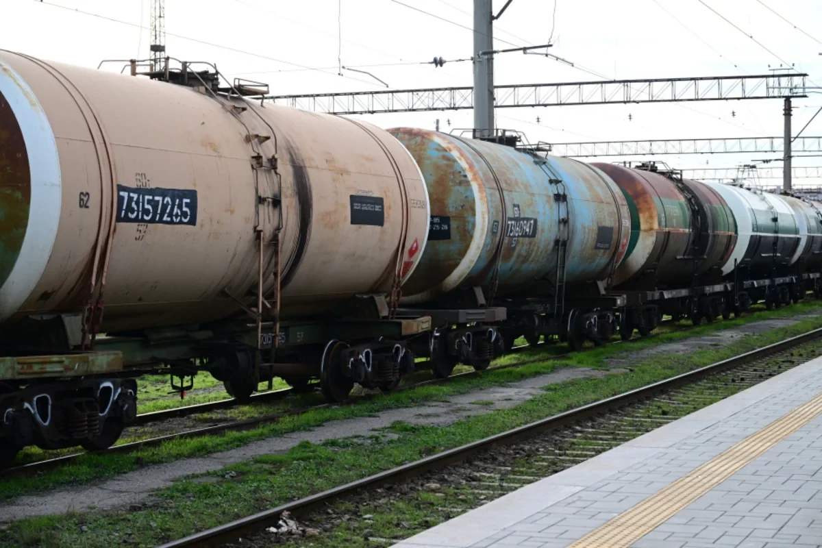 18 wagons of gasoline and 8 wagons of diesel fuel will be sent from Azerbaijan to Armenia