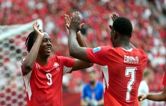 Switzerland beats Canada 2-1 to win World Cup Group B