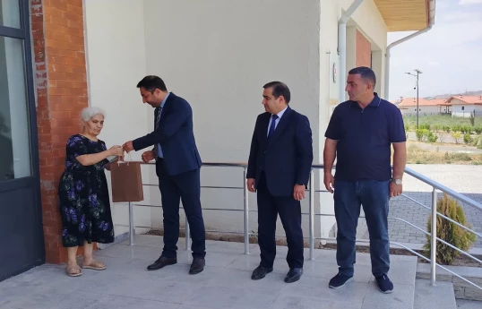 Azerbaijan relocates next group of families to Jabrayil’s Shukurbeyli village, families receive house keys