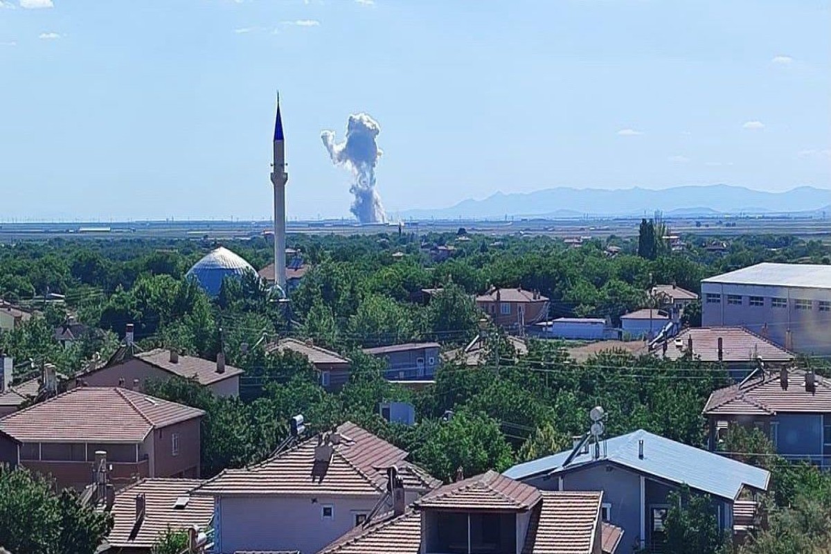Explosion followed by fire hits factory in Türkiye