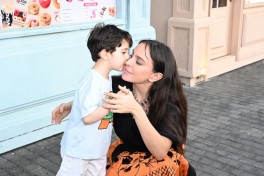 Leyla Aliyeva and Arzu Aliyeva visit "CandyFest" summer festival and watch "Magic Pearl" water circus show-PHOTO 