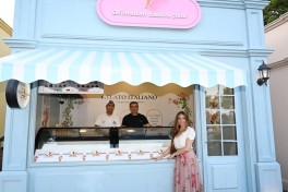Leyla Aliyeva and Arzu Aliyeva visit "CandyFest" summer festival and watch "Magic Pearl" water circus show-PHOTO 
