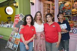Leyla Aliyeva and Arzu Aliyeva visit "CandyFest" summer festival and watch "Magic Pearl" water circus show-PHOTO 