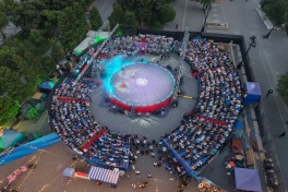 Leyla Aliyeva and Arzu Aliyeva visit "CandyFest" summer festival and watch "Magic Pearl" water circus show-PHOTO 