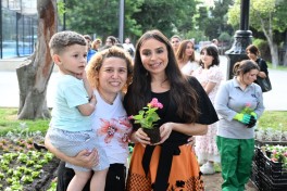 Leyla Aliyeva and Arzu Aliyeva participate in seasonal flower planting campaign on Baku Boulevard-PHOTO 
