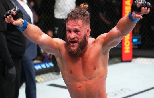 <span ><b>UFC Baku: </b> Rafael Fiziev defeats Manuel Torres in main event