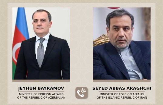 Azerbaijani, Iranian FMs hold phone talk