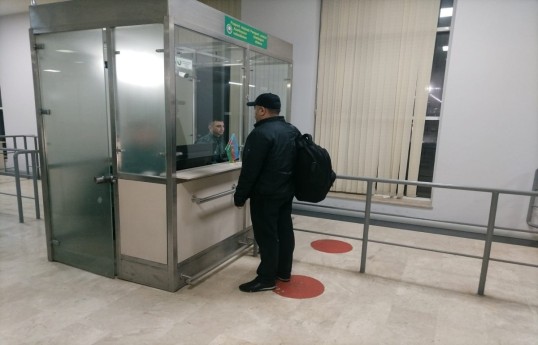 Azerbaijan allows nearly 500 Russian citizens to cross the border with Iran