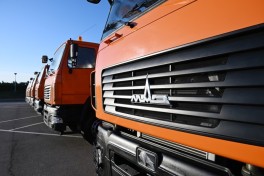 President Ilham Aliyev inspected household waste collection vehicles in Baku