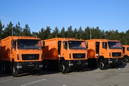 President Ilham Aliyev inspected household waste collection vehicles in Baku