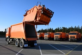 President Ilham Aliyev inspected household waste collection vehicles in Baku
