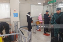Citizens of Azerbaijan, China, France and Tajikistan cross Astara border checkpoint - PHOTO 