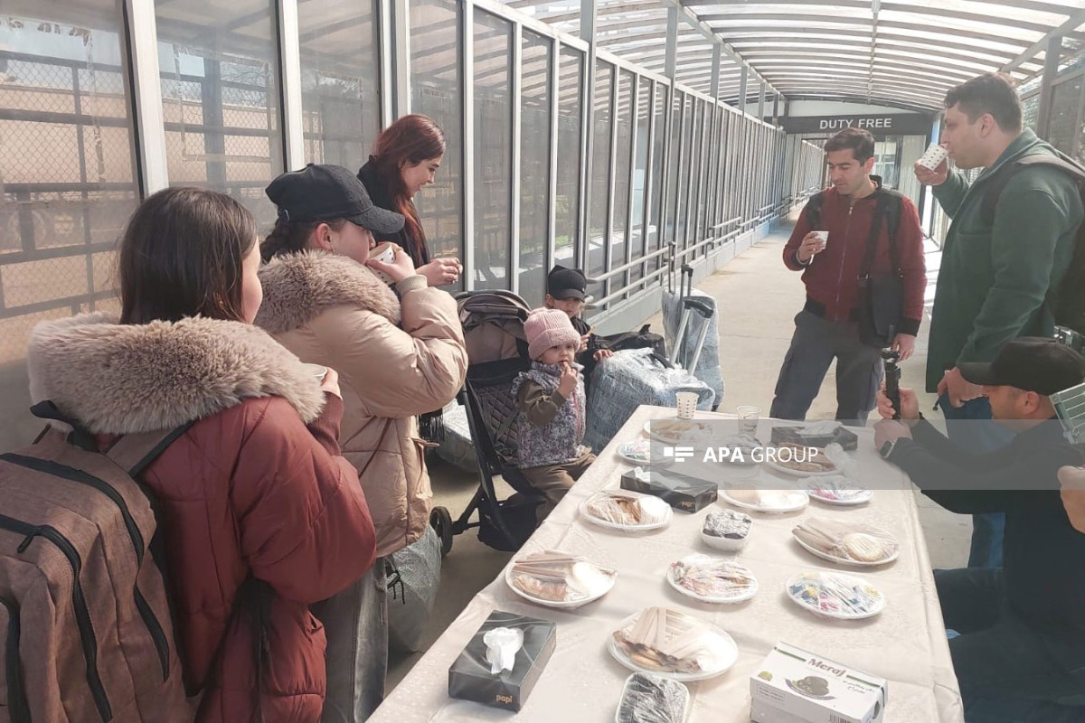 Tajik citizen evacuated from Iran thanks Azerbaijan - PHOTO 