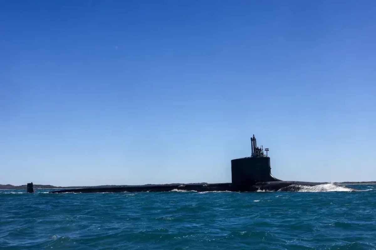 US submarine sinks Iranian vessel off Sri Lanka coast, 80 killed - UPDATED-1 