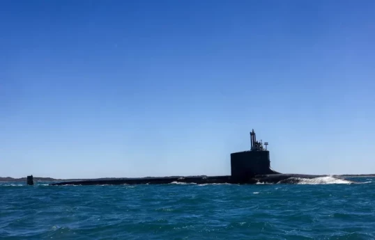 US submarine sinks Iranian vessel off Sri Lanka coast, 80 killed - UPDATED-1 
