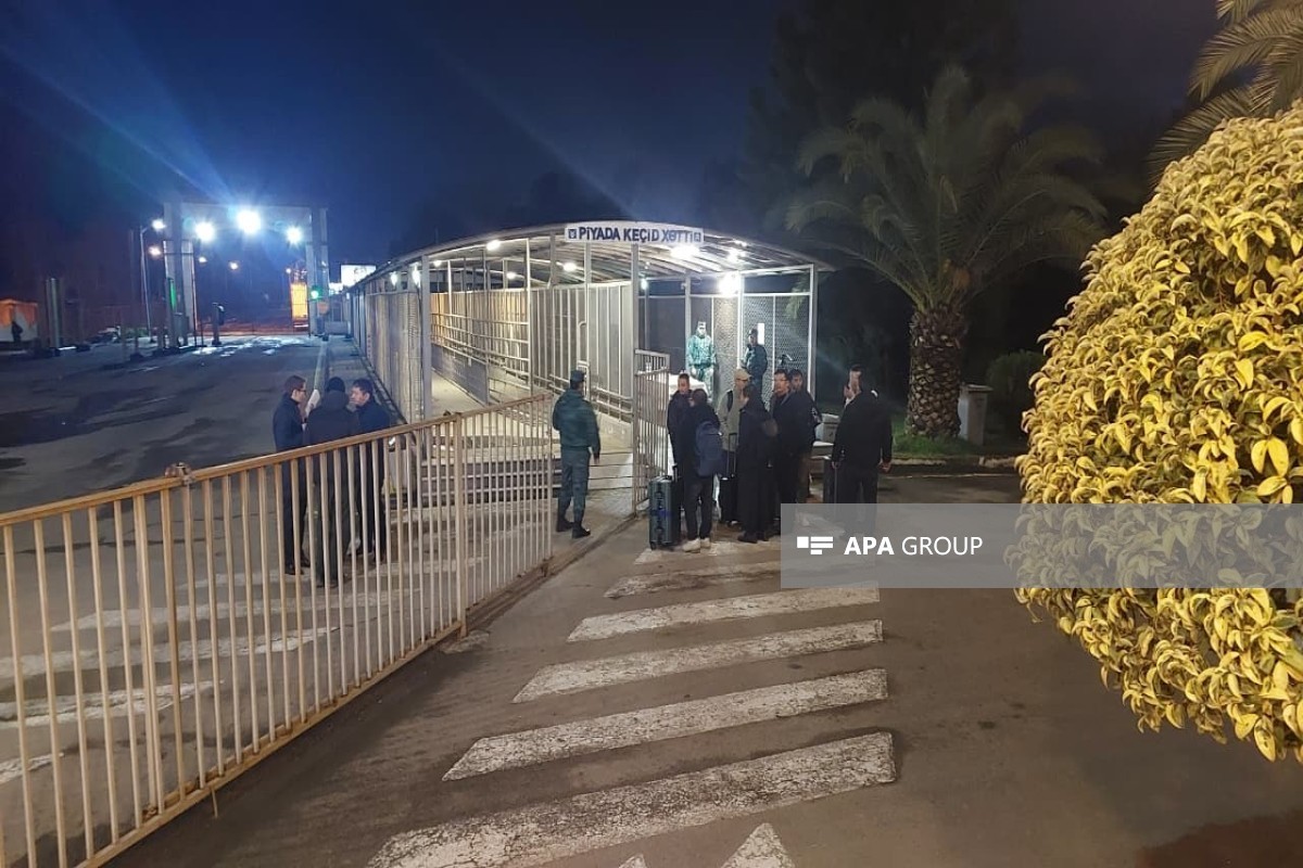 Tajik citizens evacuated from Iran through Azerbaijan border-PHOTO 
