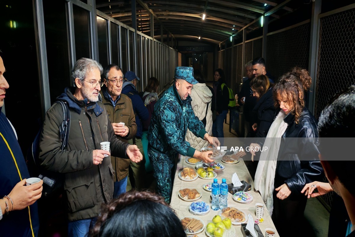 1,424 people evacuated from Iran through Azerbaijan border so far-UPDATED -PHOTO 