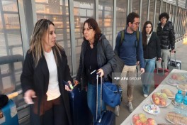 Chinese and Italian citizens evacuated from Iran via Azerbaijan border - PHOTO 