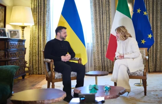 Ukrainian President Volodymyr Zelenskyy  and Italian Prime Minister Giorgia Meloni