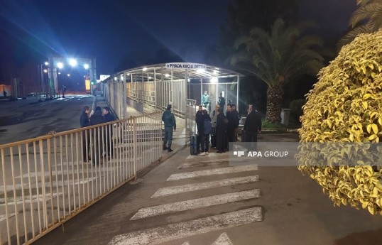 MFA: So far, 300 Azerbaijani citizens have crossed from Iran to Azerbaijan by land