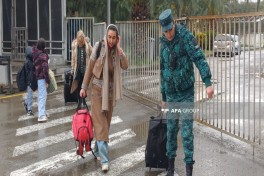 31 people evacuated from Iran via Azerbaijan border today, three are diplomats