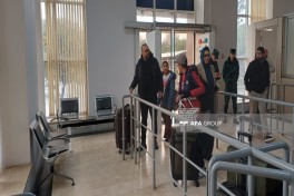 31 people evacuated from Iran via Azerbaijan border today, three are diplomats