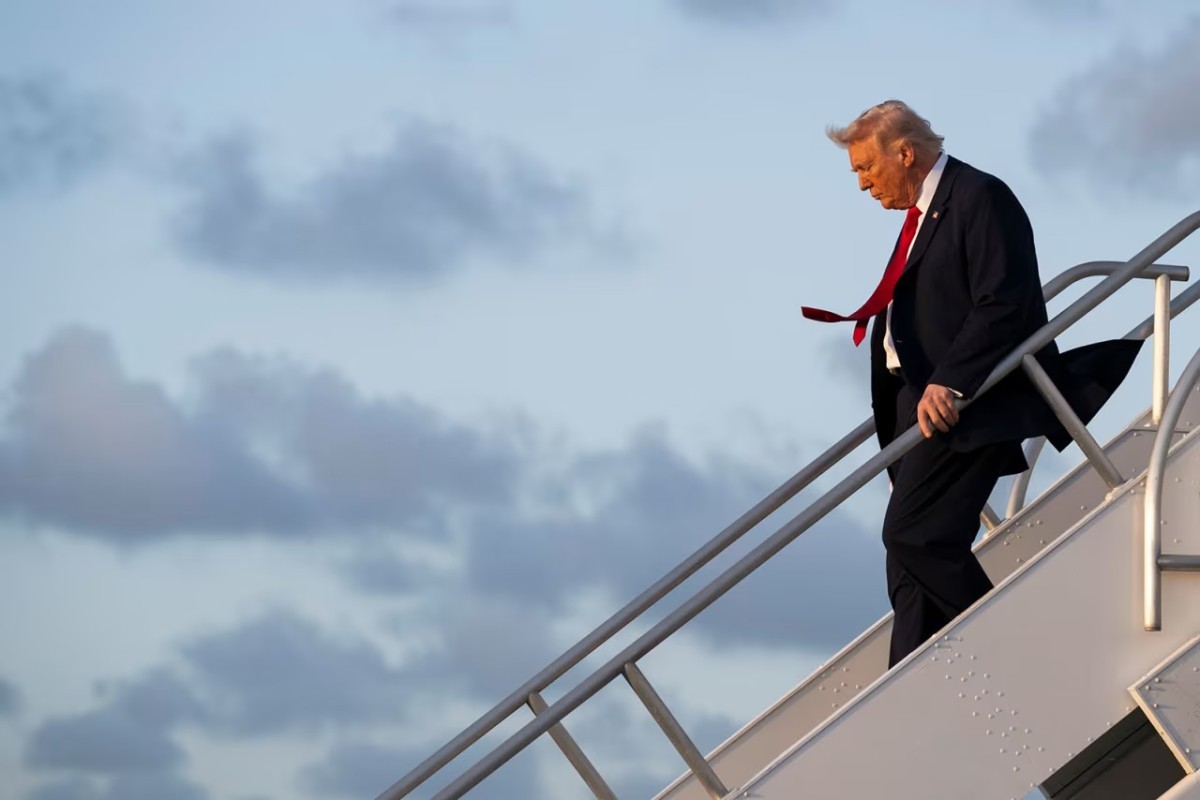 Trump claims that war with Iran is "very complete"